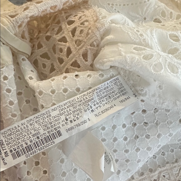 LIMITED EDITION ZARA STUDIO PATCHWORK SHIRT
Zara Collection White Blouse - Picture 9 of 10